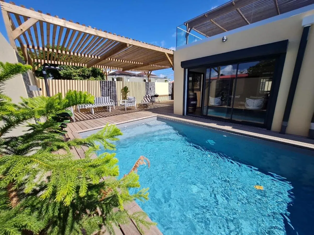 Les Villas Jasmin Standing Piscine Chauffee Jacuzzi 5 Ch 14 Pers Baie-Mahault 0*,