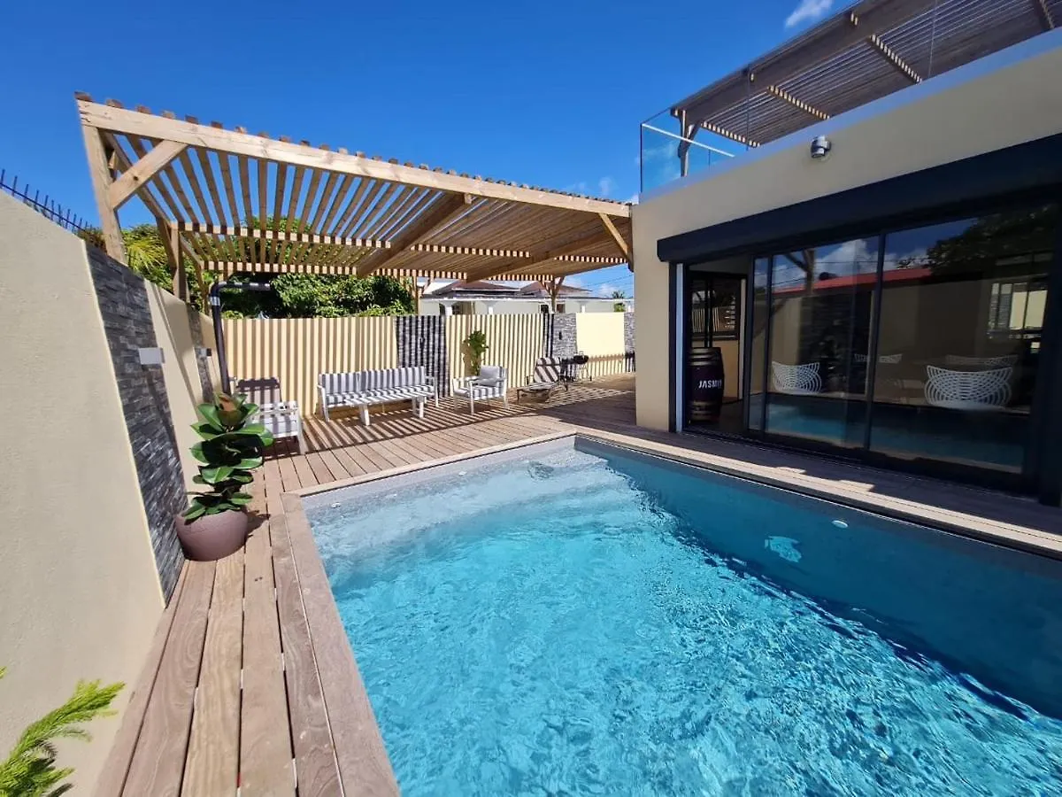 Les Villas Jasmin Standing Piscine Chauffee Jacuzzi 5 Ch 14 Pers Baie-Mahault