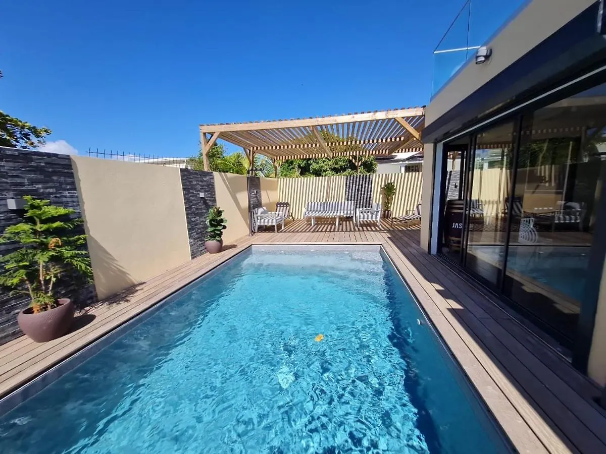 Les Villas Jasmin Standing Piscine Chauffee Jacuzzi 5 Ch 14 Pers Baie-Mahault