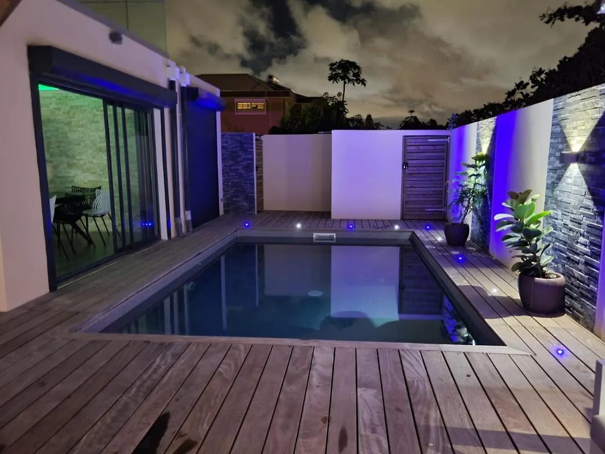 Les Villas Jasmin Standing Piscine Chauffee Jacuzzi 5 Ch 14 Pers Baie-Mahault Guadeloupe