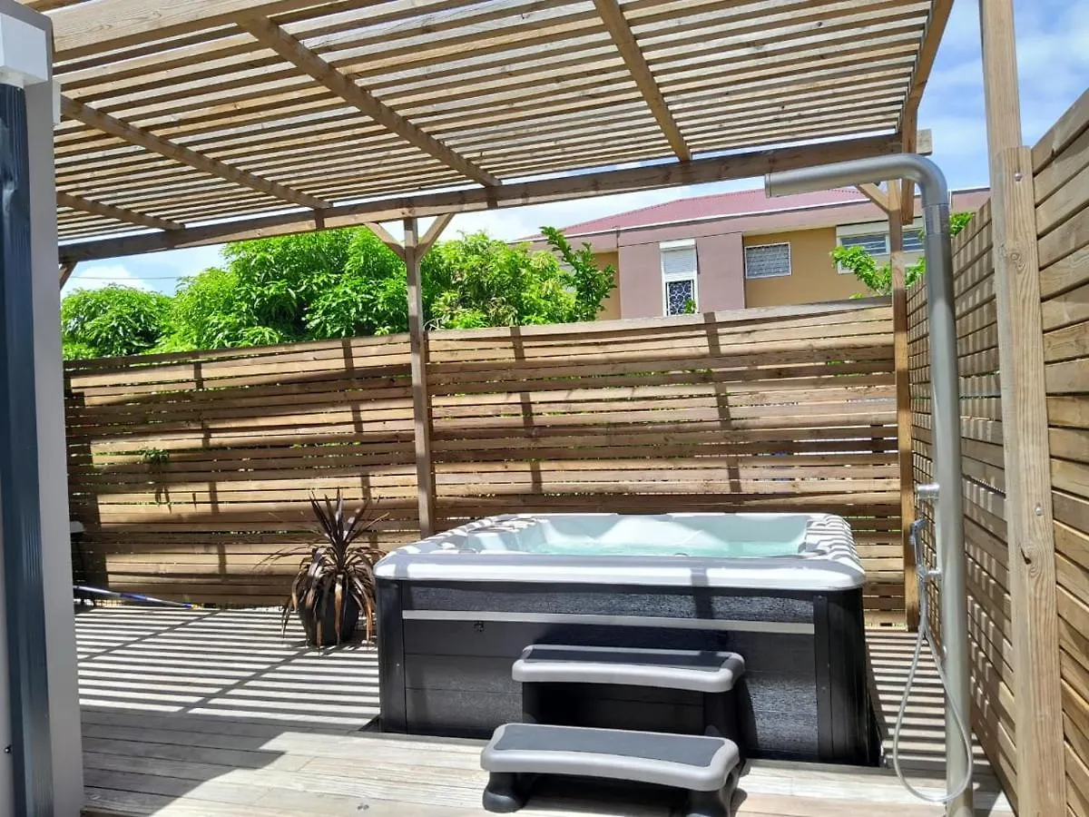 Les Villas Jasmin Standing Piscine Chauffee Jacuzzi 5 Ch 14 Pers Baie-Mahault