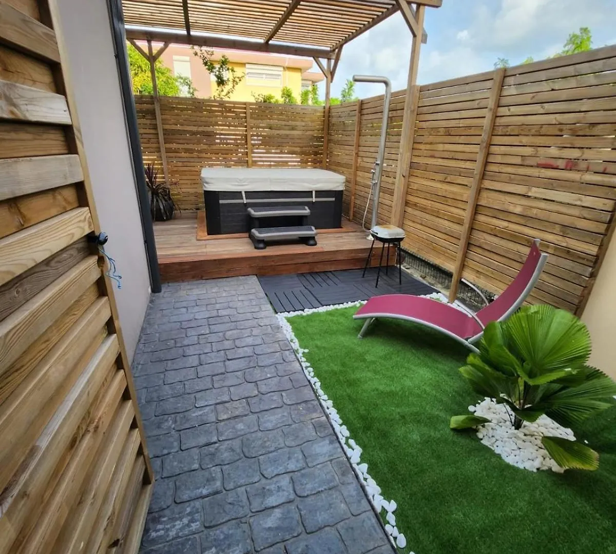 Les Villas Jasmin Standing Piscine Chauffee Jacuzzi 5 Ch 14 Pers Baie-Mahault Guadeloupe