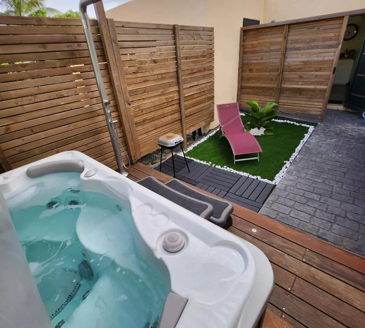 Les Villas Jasmin Standing Piscine Chauffee Jacuzzi 5 Ch 14 Pers Baie-Mahault