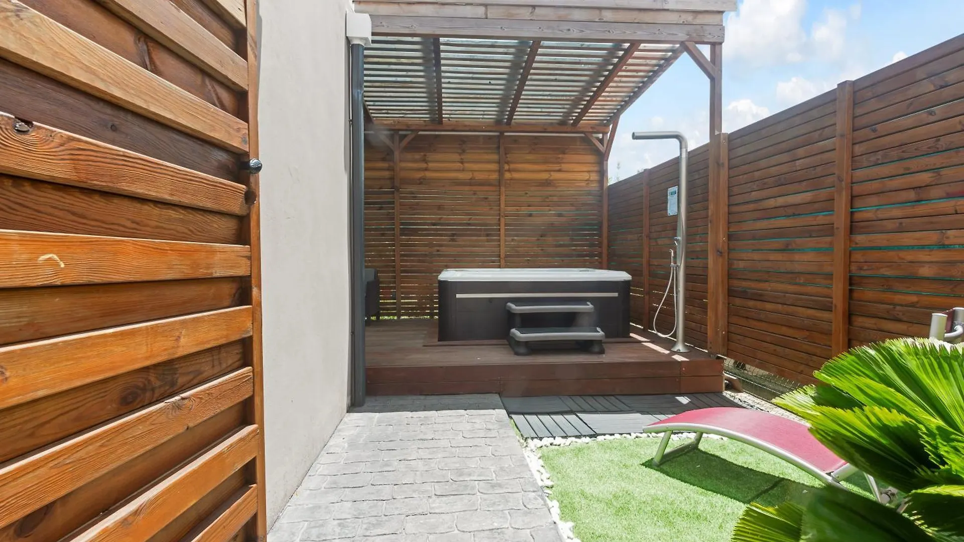 Les Villas Jasmin Standing Piscine Chauffee Jacuzzi 5 Ch 14 Pers Baie-Mahault 0*,  Guadeloupe