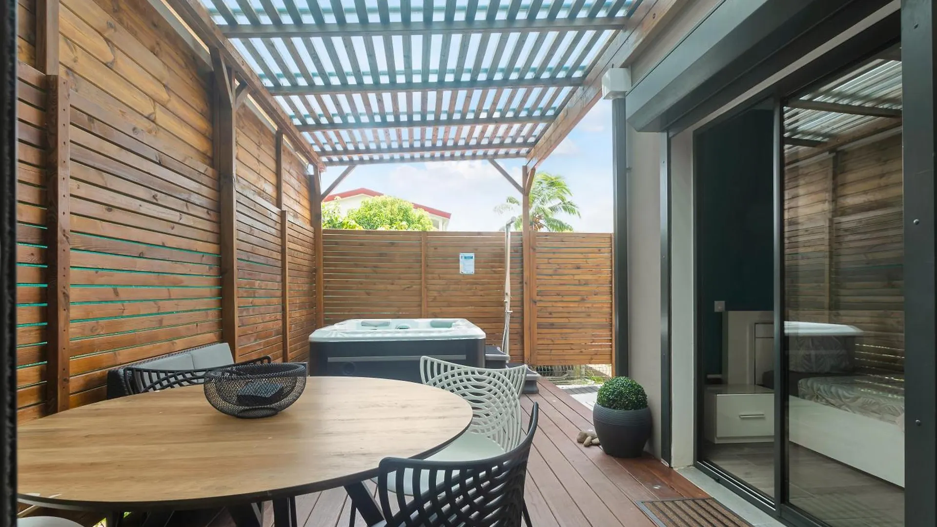 Les Villas Jasmin Standing Piscine Chauffee Jacuzzi 5 Ch 14 Pers Baie-Mahault 0*,