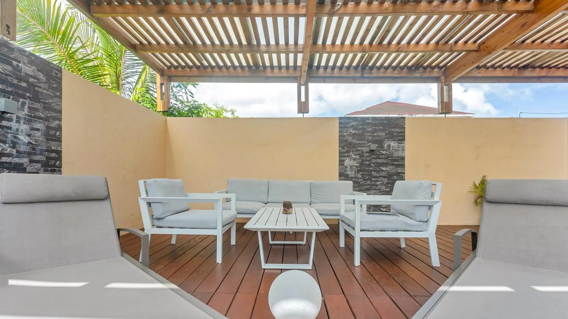 Les Villas Jasmin Standing Piscine Chauffee Jacuzzi 5 Ch 14 Pers Baie-Mahault
