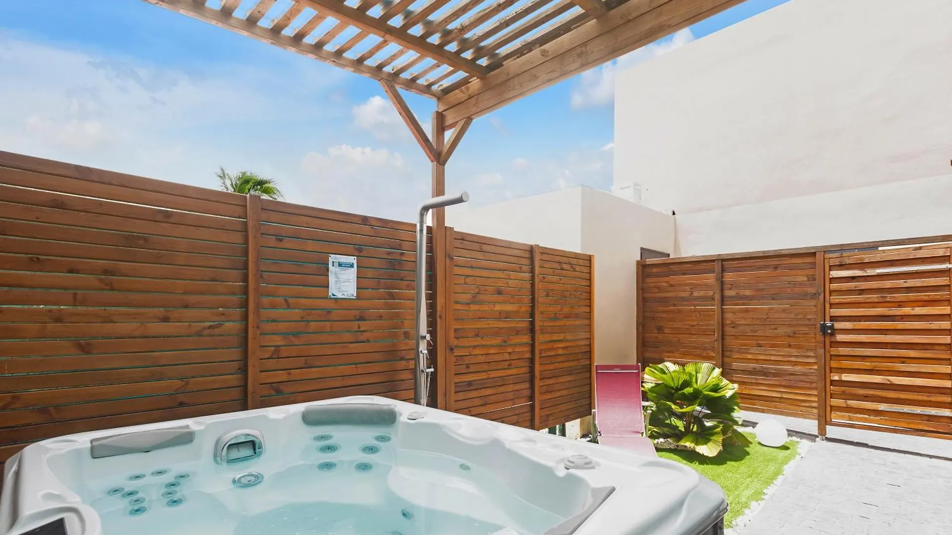 Les Villas Jasmin Standing Piscine Chauffee Jacuzzi 5 Ch 14 Pers Baie-Mahault Guadeloupe