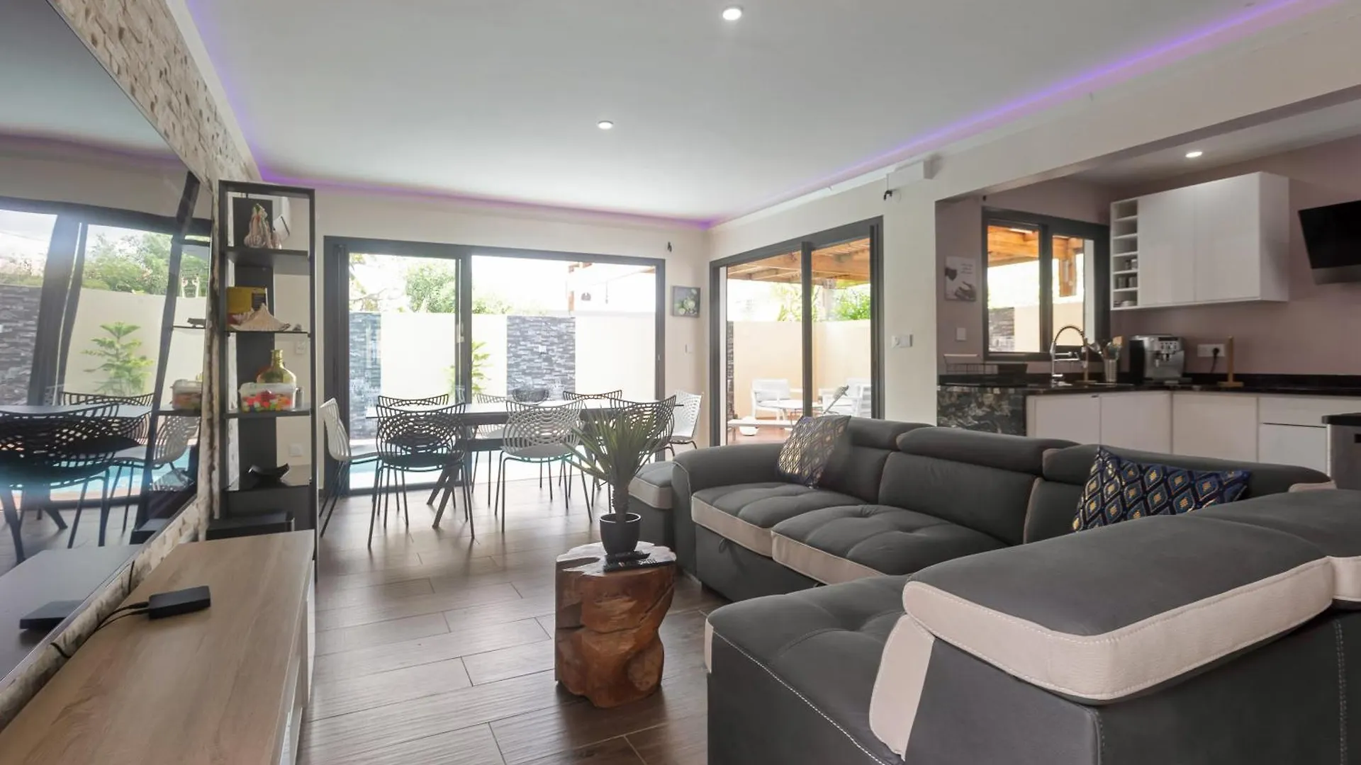 Les Villas Jasmin Standing Piscine Chauffee Jacuzzi 5 Ch 14 Pers Baie-Mahault Guadeloupe