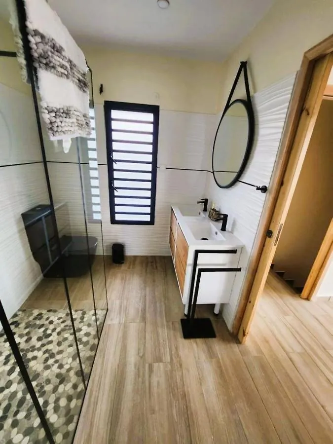 Les Villas Jasmin Standing Piscine Chauffee Jacuzzi 5 Ch 14 Pers Baie-Mahault 0*,  Guadeloupe