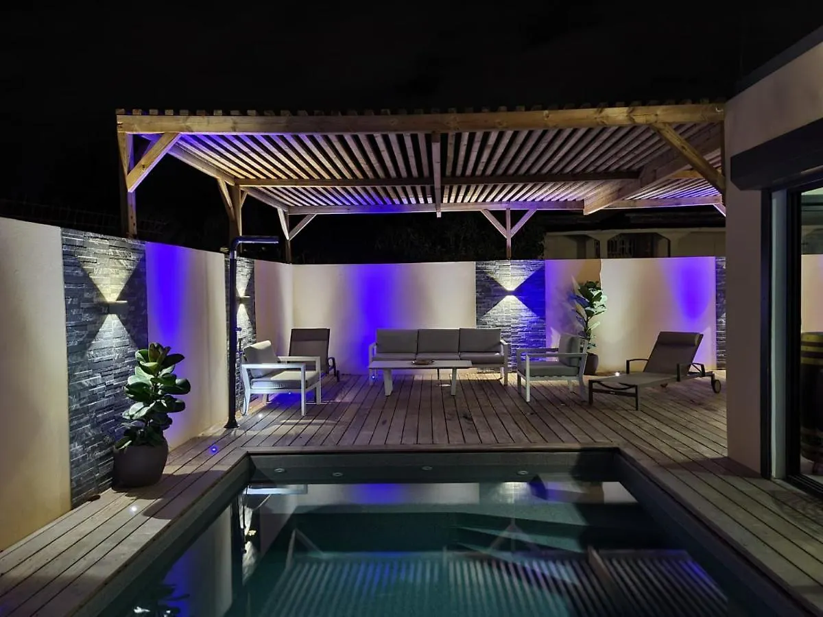 Les Villas Jasmin Standing Piscine Chauffee Jacuzzi 5 Ch 14 Pers Baie-Mahault