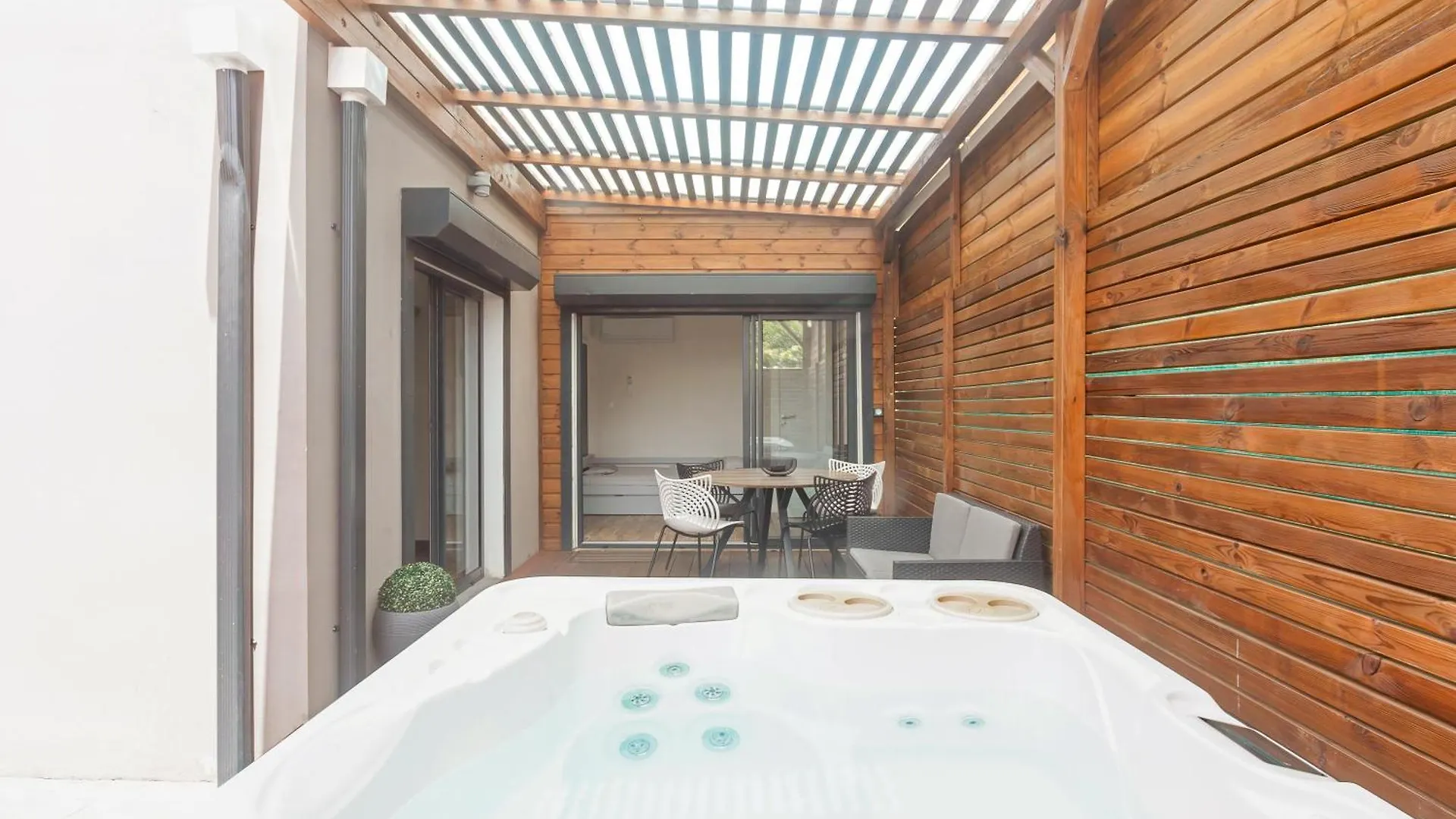 Les Villas Jasmin Standing Piscine Chauffee Jacuzzi 5 Ch 14 Pers Baie-Mahault Guadeloupe
